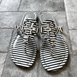 Tory Burch Miller Printed Patent Sandal size 6.5 EUC nautical navy vibes